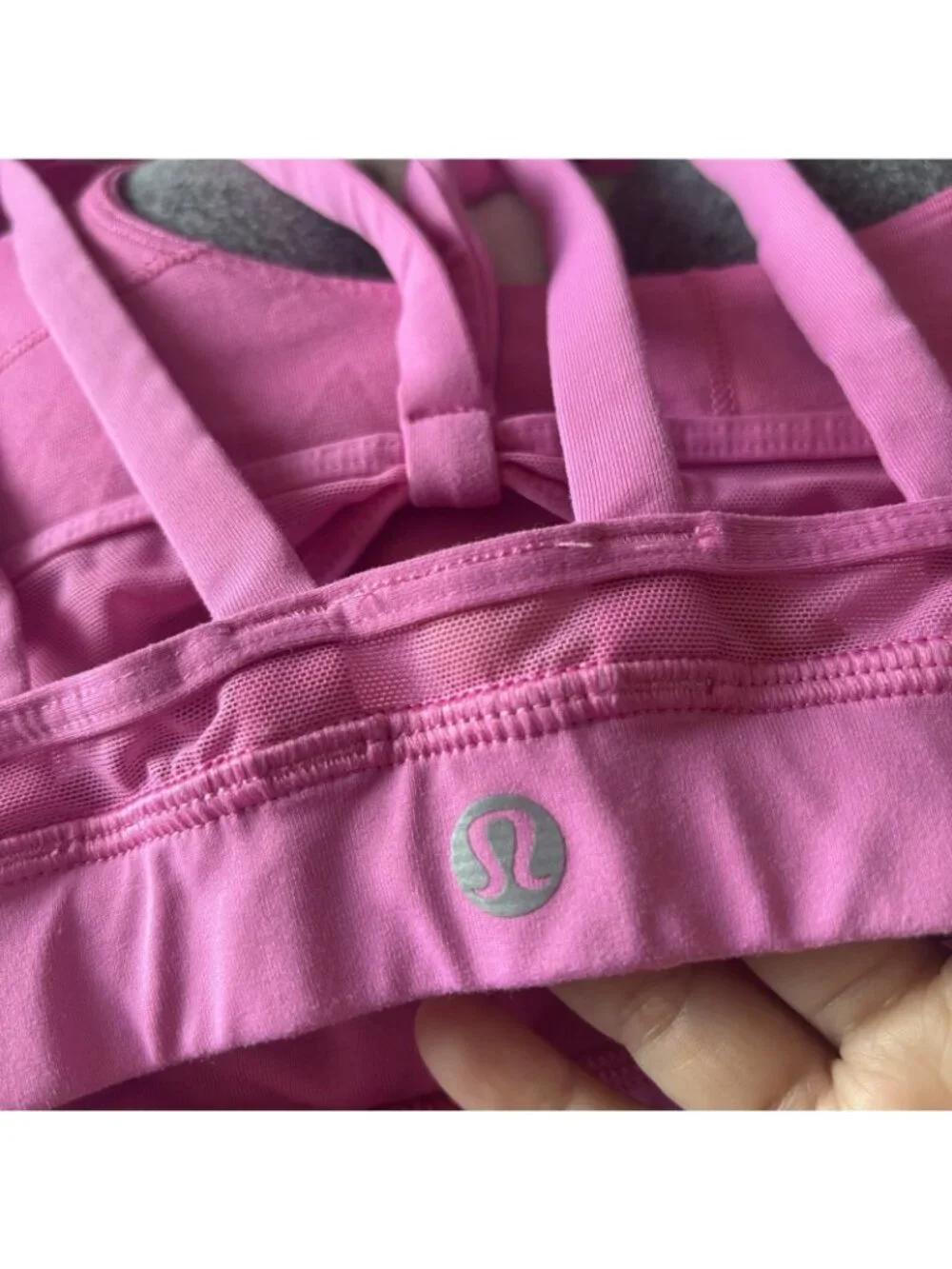 Lululemon Women’s Sports Bra SZ 8 Pink Preppy Sporty Gym Workout NO CUPS INSERTS